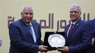 الزملوط يكرم فوسفات مصر لتميزها بالملتقى التسويقي المصري الثالث للتمور 