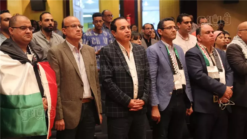 النقيب وبعض أعضاء