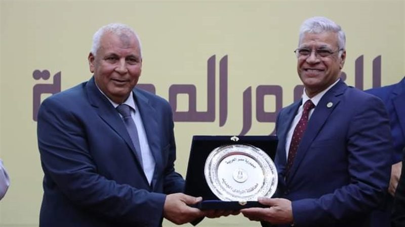 تكريم رئيس شركة فوسفات