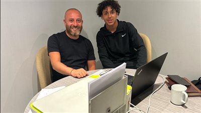 انضمام لاعب آرسنال الإنجليزي لمعسكر منتخب الشباب