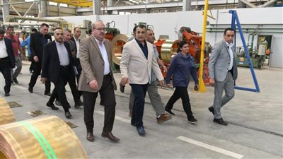 وزير الدولة للإنتاج الحربي يتابع انتظام سير العمل في حلوان للصناعات الهندسية