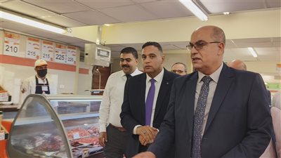 تخفيضات تصل 25%، محافظ الدقهلية يتفقد التزام الأسواق بالأسعار الجديدة للسلع (فيديو وصور)