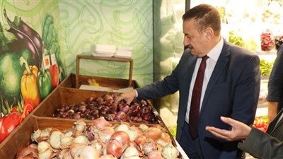 محافظ المنوفية يتابع تنفيذ مبادرة تخفيض الأسعار بالسلاسل التجارية بشبين الكوم (صور)