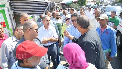 محافظ الغربية يتابع أعمال الرصف والتطوير ويتفقد منافذ السلع الغذائية بكفر الزيات