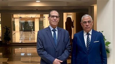 رئيس هيئة النيابة الإدارية يزور النائب العام