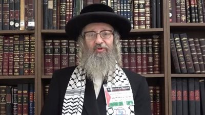 رسالة قوية لحاخام، يدعم الفلسطينيين في حربهم ويطالب بإنهاء الاحتلال الإسرائيلي (فيديو) 