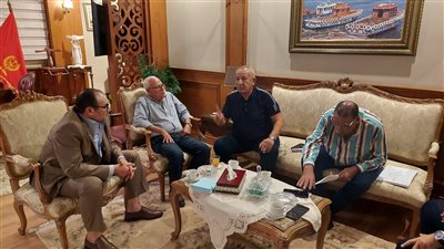 محافظ بورسعيد يستقبل كامل أبو علي وتحديد موعد افتتاح الاستاد (صور)