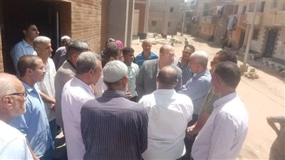 نائب محافظ الجيزة يتفقد رصف كوبري شبرامنت ومحطات الصرف بالعياط