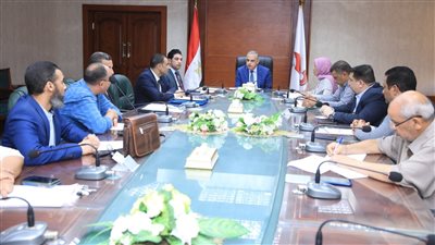 محافظ سوهاج يعقد اجتماعا لمناقشة موقف عدد من مشروعات التنمية الحضرية 