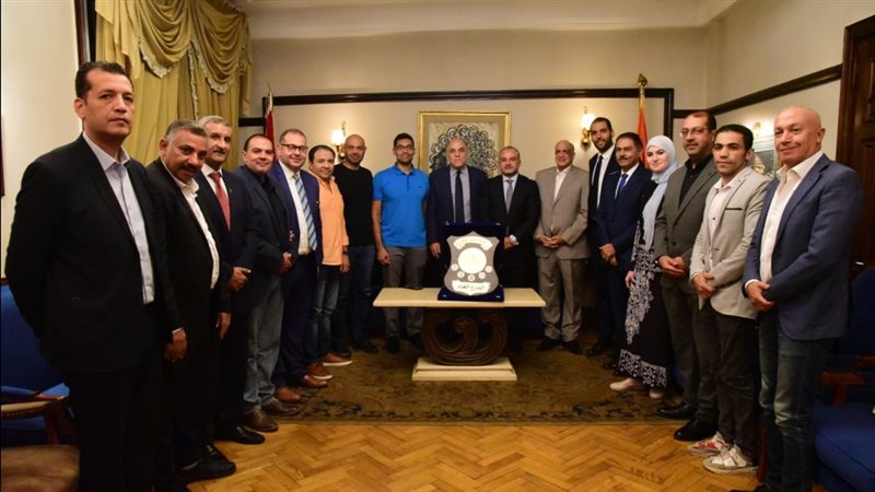 نادي الصيد يتسلم
