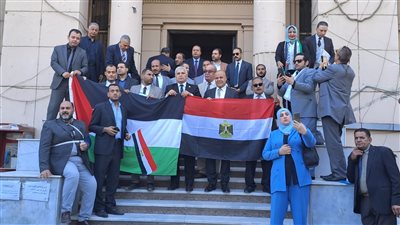 بدء وقفة المحامين للتضامن مع الشعب الفلسطيني بمشاركة النقابات الفرعية