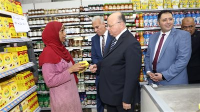 محافظ القاهرة يتابع تخفيض السلع بالزيتون