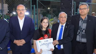 رئيس جامعة قناة السويس يشهد حفل تكريم المتفوقين من خريجي كليات الهندسة 