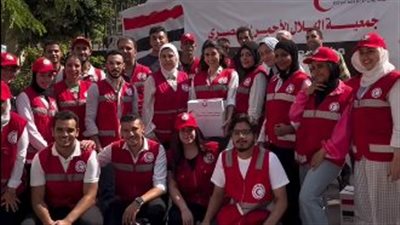 ياسمين صبري من مقر الهلال الأحمر: أتبرع لتوصيل المساعدات الطبية والغذائية لـ غزة