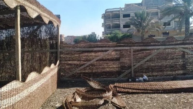 ازالة لافتات وابنية