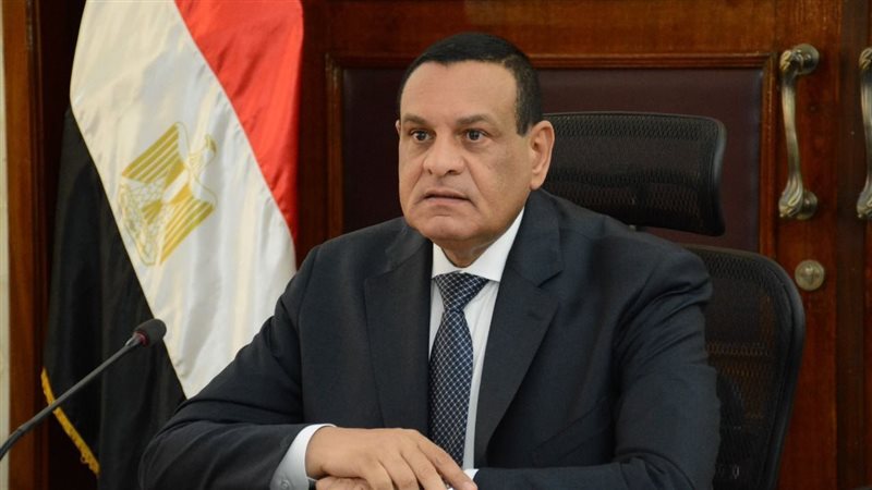 وزير التنمية المحلية،