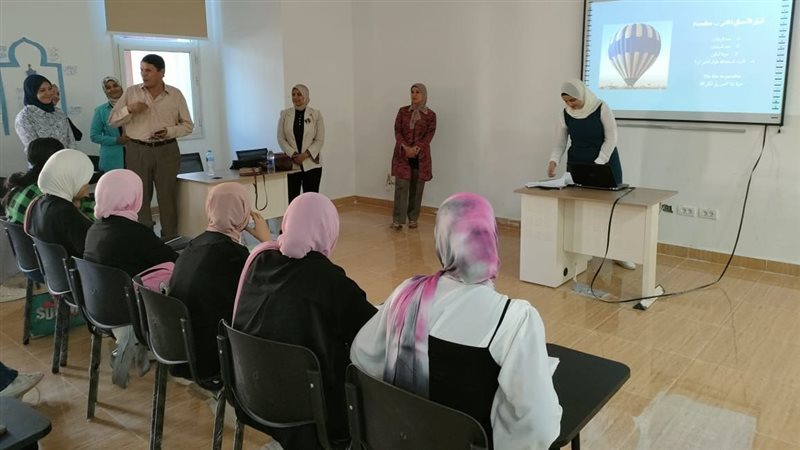 طلاب تكنولوجيا الخدمات