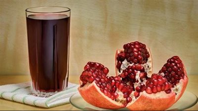 فوائد عصير الرمان، يطرد حصوات الكلى من الجسم ويحافظ على رطوبة البشرة