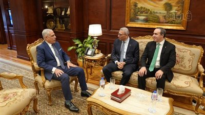 النائب العام يستقبل وكيل أول مجلس النواب وأمين عام المجلس (صور)