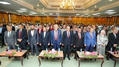 رئيس الجامعة يشهد احتفالات طب الزقازيق باليوبيل الذهبى لأكتوبر 