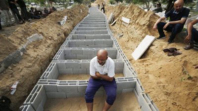 مقابر غزة الجماعية، فلسطين تستغيث بسبب ارتفاع أعداد الشهداء وتلجأ إلى الحل الصعب (صور) 