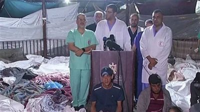 طفل فلسطيني يلقن شقيقه الأصغر الشهادة أثناء احتضاره داخل مستشفى المعمداني (فيديو)