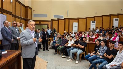 رئيس جامعة طنطا: دعم للأنشطة الطلابية ورعاية متكاملة للطلاب الوافدين
