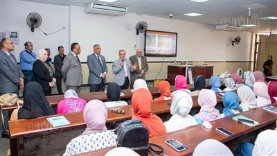 رئيس جامعة طنطا يدعو الطلاب للمشاركة بحملة التبرع بالدم تضامنا مع الشعب الفلسطيني