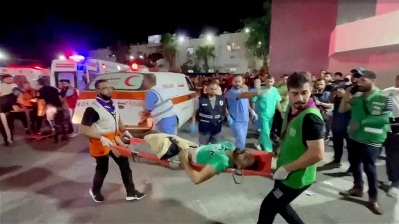 قصف سيارات الإسعاف