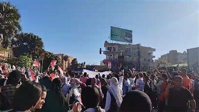 لتأمين سلامة المتظاهرين لدعم فلسطين، سيارات الإسعاف تجوب شوارع قنا (فيديو)