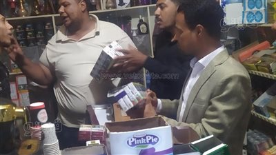 حملات تفتيشية لصحة أسوان لضبط الأغذية الفاسدة ومخالفات المحال التجارية والمطاعم (صور)