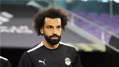 شوبير مدافعا عن محمد صلاح: مش مطلوب منه يمسك بندقية ويحارب( فيديو)
