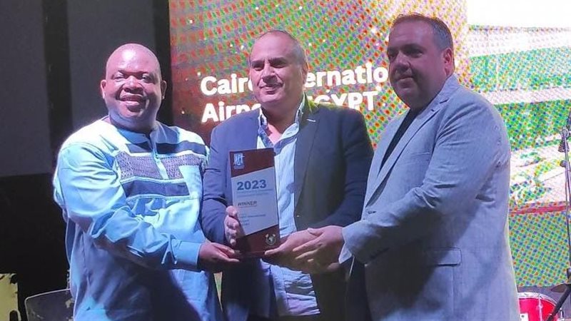 مطار القاهرة، فيتو
