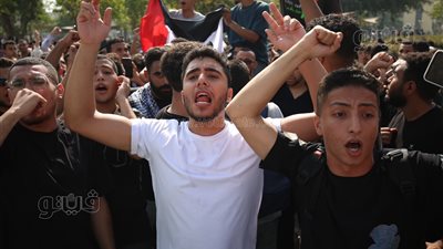 مسيرة حاشدة لطلاب جامعة عين شمس تضامنا مع الشعب الفلسطيني (فيديو وصور)