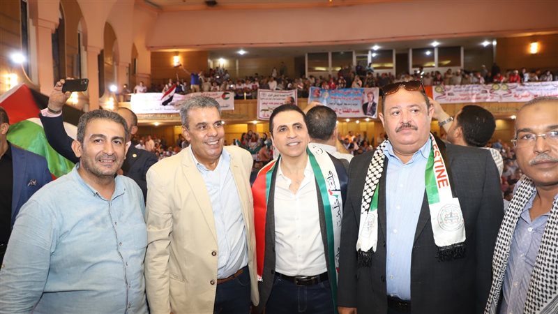 وقفة احتجاجية لعمال