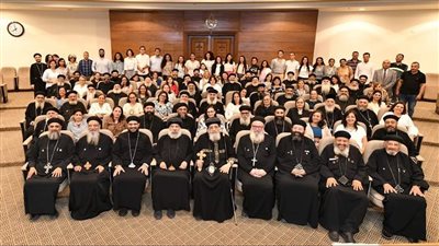 البابا تواضروس يلتقي كهنة وسط القاهرة