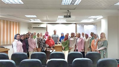 وكيل وزارة الصحة بالبحيرة يلتقي المقبولات في برنامج المرأة تقود بالمحافظات