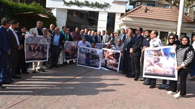 عبدالسند يمامة يقود وقفة رمزية لمناصرة فلسطين 