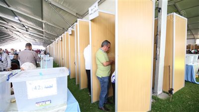 استئناف عملية التصويت داخل انتخابات الزمالك (صور)