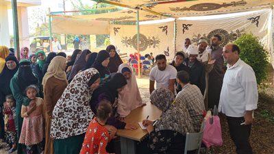 الكشف على 1497 مواطنا بقافلة طبية مجانية بالبحيرة (صور)