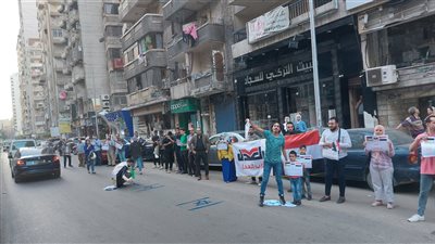 مظاهرة لحزب العدل بالإسكندرية تنديدًا بالعدوان الإسرائيلي على غزة | صور