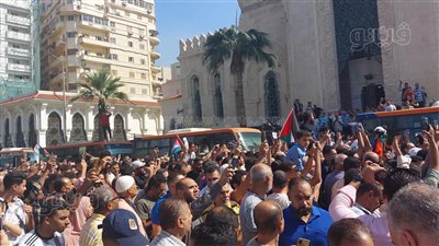 مظاهرة حاشدة تخرج من القائد إبراهيم إلى كورنيش الإسكندرية (فيديو وصور)
