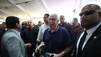 حسن شحاتة يشارك فى انتخابات الزمالك ( فيديو وصور)