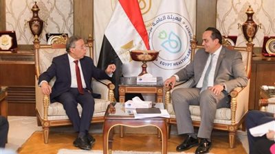 رئيس الرعاية الصحية يدعو نقيب عام الأطباء لزيارة منشآت الهيئة 