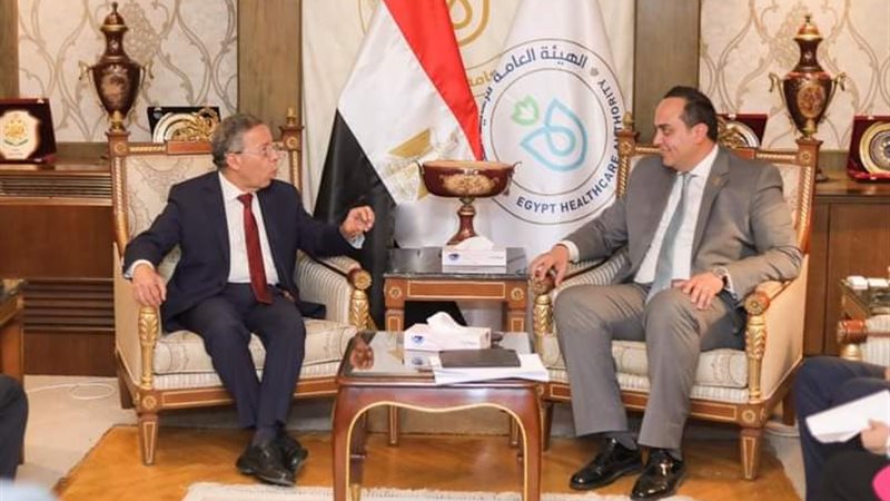 اجتماع نقيب الأطباء