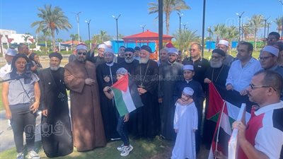 محافظ بورسعيد يؤدي صلاة الغائب على أرواح شهداء غزة (صور)