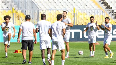 لاعبو المصري يدعمون فلسطين قبل مباراة طلائع الجيش (صور)