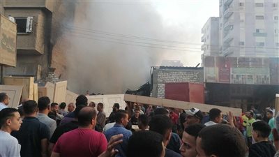 حريق هائل بمغلق أخشاب في المنيا (فيديو وصور)