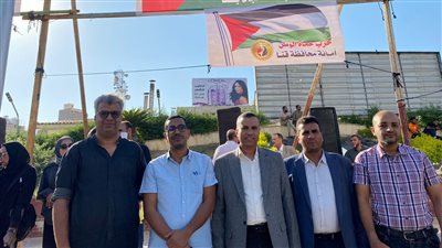 مجلس نقابة أطباء قنا يشارك المتظاهرين في دعم فلسطين بميدان الساعة 