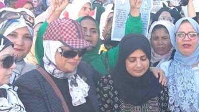 طالبة فلسطينية تدرس فى جامعة سوهاج تشارك فى مسيرة لدعم أهالي غزة 